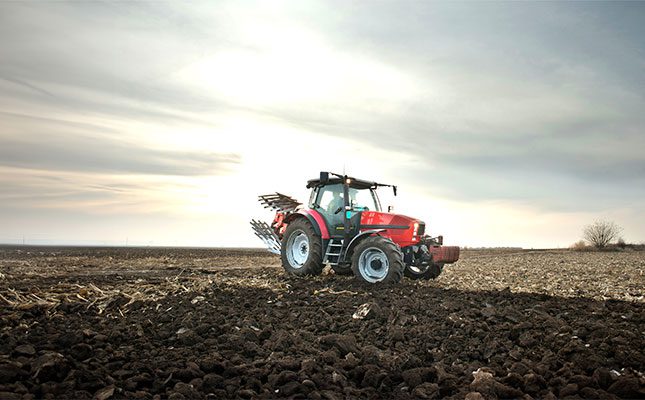 Agri-tractor-in-the-field