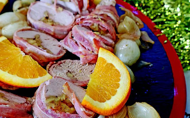 Orange-glazed-pork-fillet-stuffed-with-apple